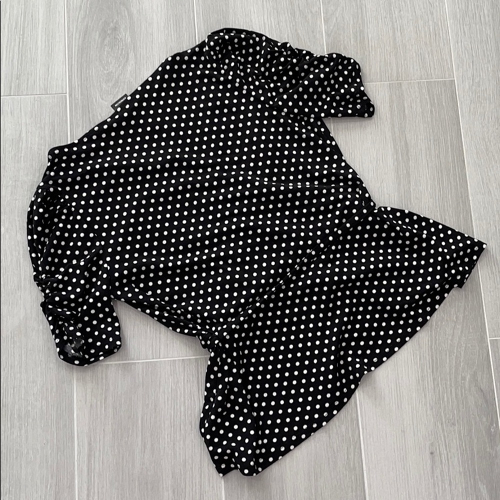 Express Flutter Peplum Top - Picture 2 of 4
